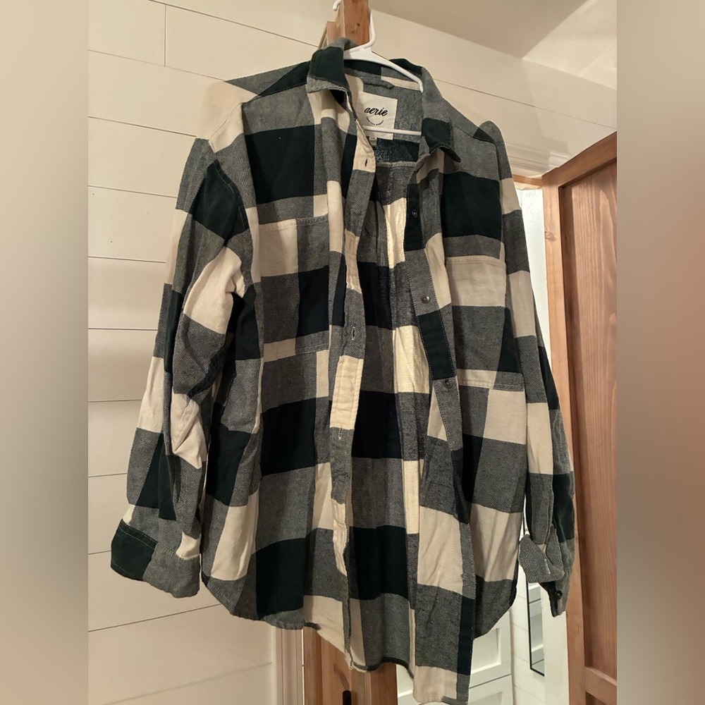 Aerie Women’s Green & Cream Plaid Button-Down Shirt